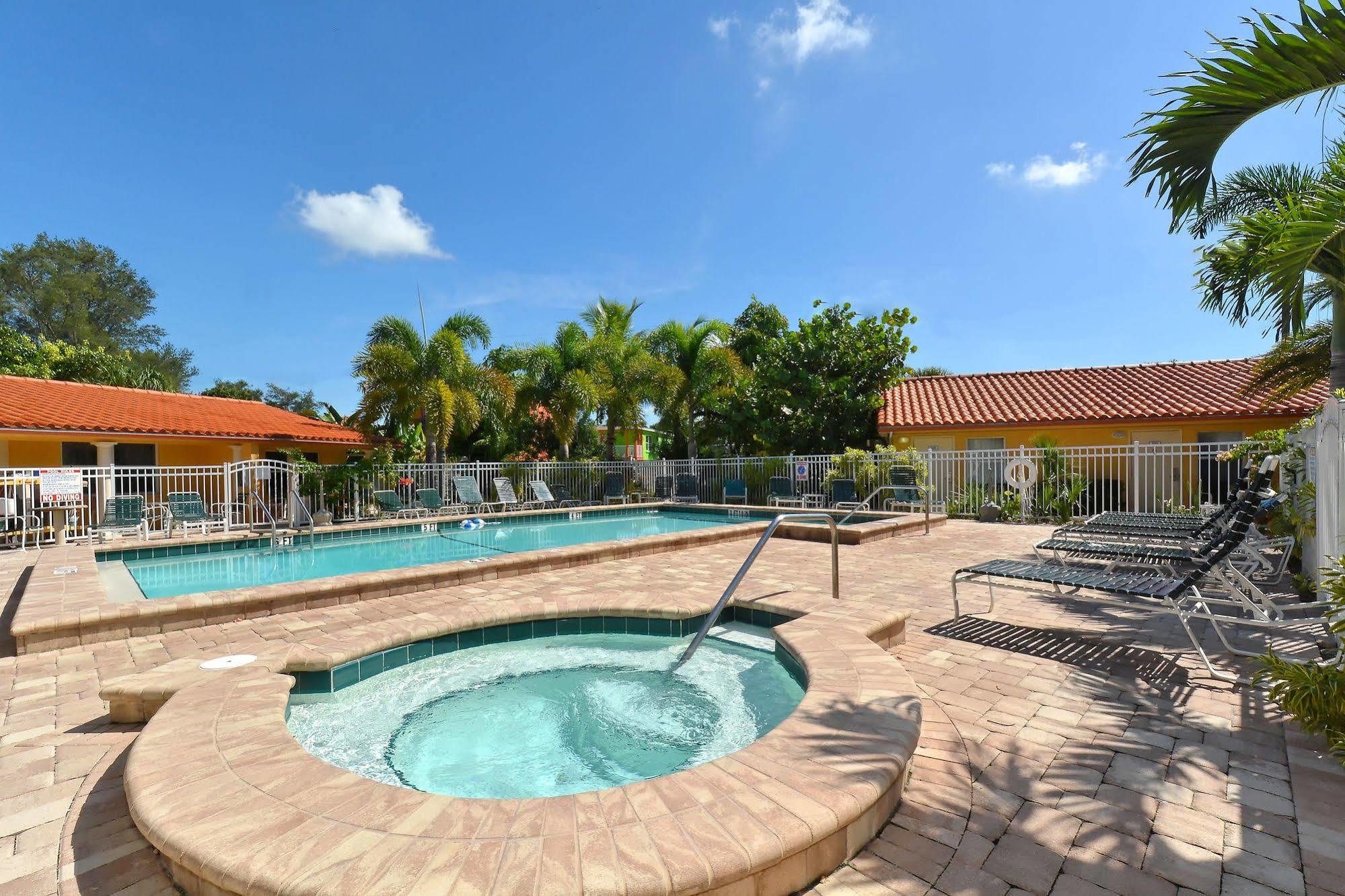 Siesta Key Beach Resort And Suites Sarasota Luaran gambar